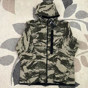 Nike Men’s Tech Fleece Fullzip Hoodie - New
